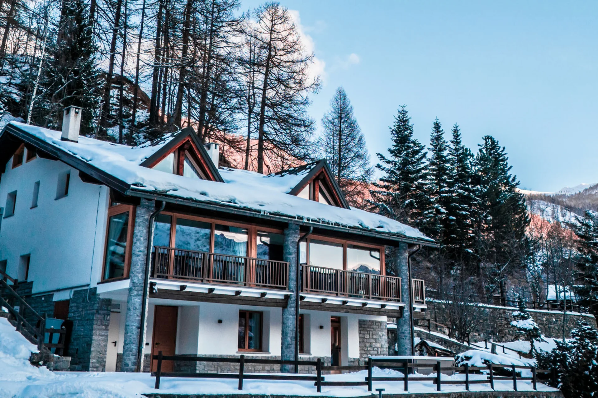 Luxury hotels, chalets & suites in Cervinia – Aosta Valley